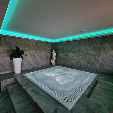 S Luxusnym Privatnym Wellness بيت للعطل Krusetnica