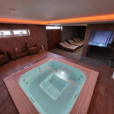 S Luxusnym Privatnym Wellness بيت للعطل Krusetnica