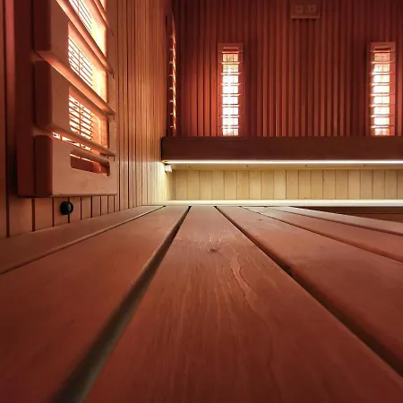 بيت للعطل S Luxusnym Privatnym Wellness Krusetnica