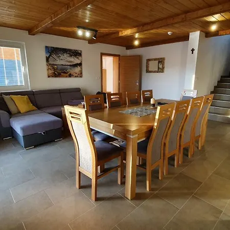בית נופש S Luxusnym Privatnym Wellness Krusetnica