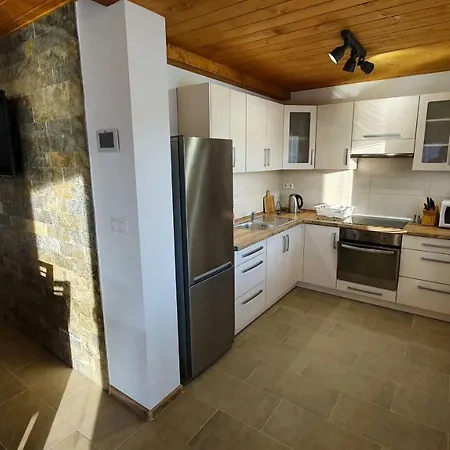 S Luxusnym Privatnym Wellness Ferienhaus