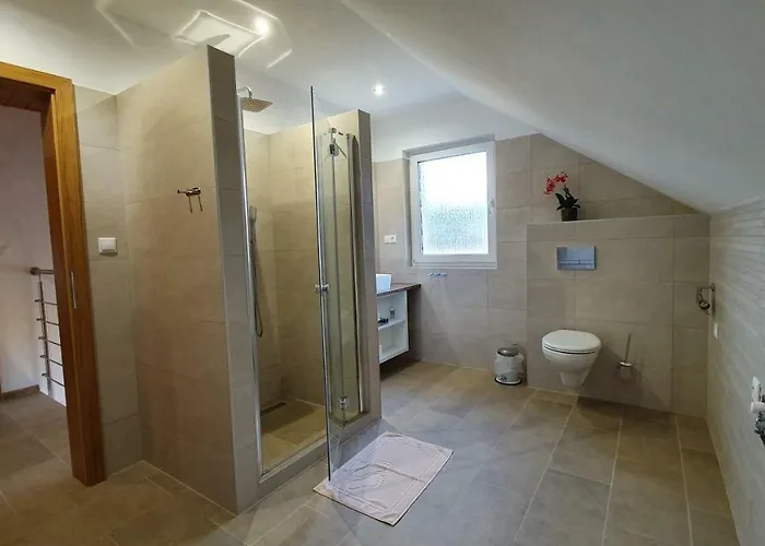 S Luxusnym Privatnym Wellness Semesterbostad *